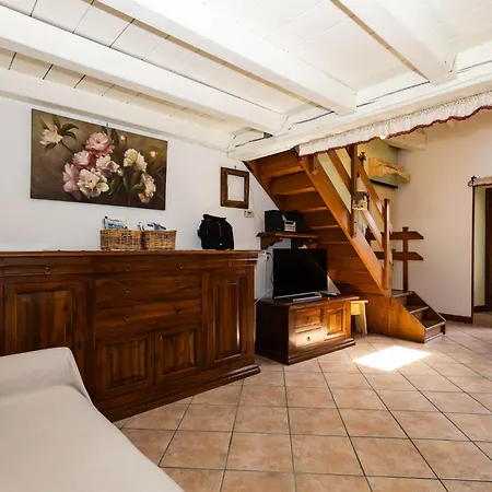 Apartamento Luminosa Mansarda Nel Cuore Di Intra