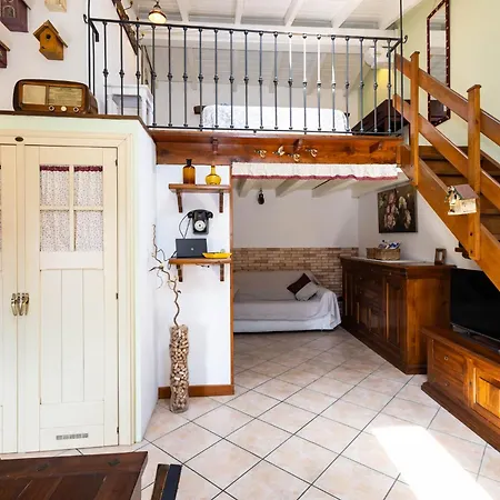 Luminosa Mansarda Nel Cuore Di Apartamento *